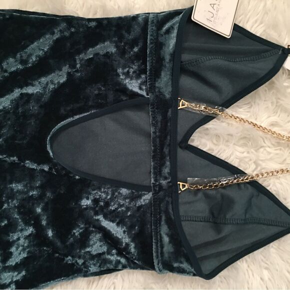 NWT! Green crush soft velvet interchangeable gold chain strap bodysuit - Picture 5 of 9